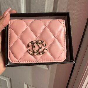 Pink Zipper Wallet. Desing